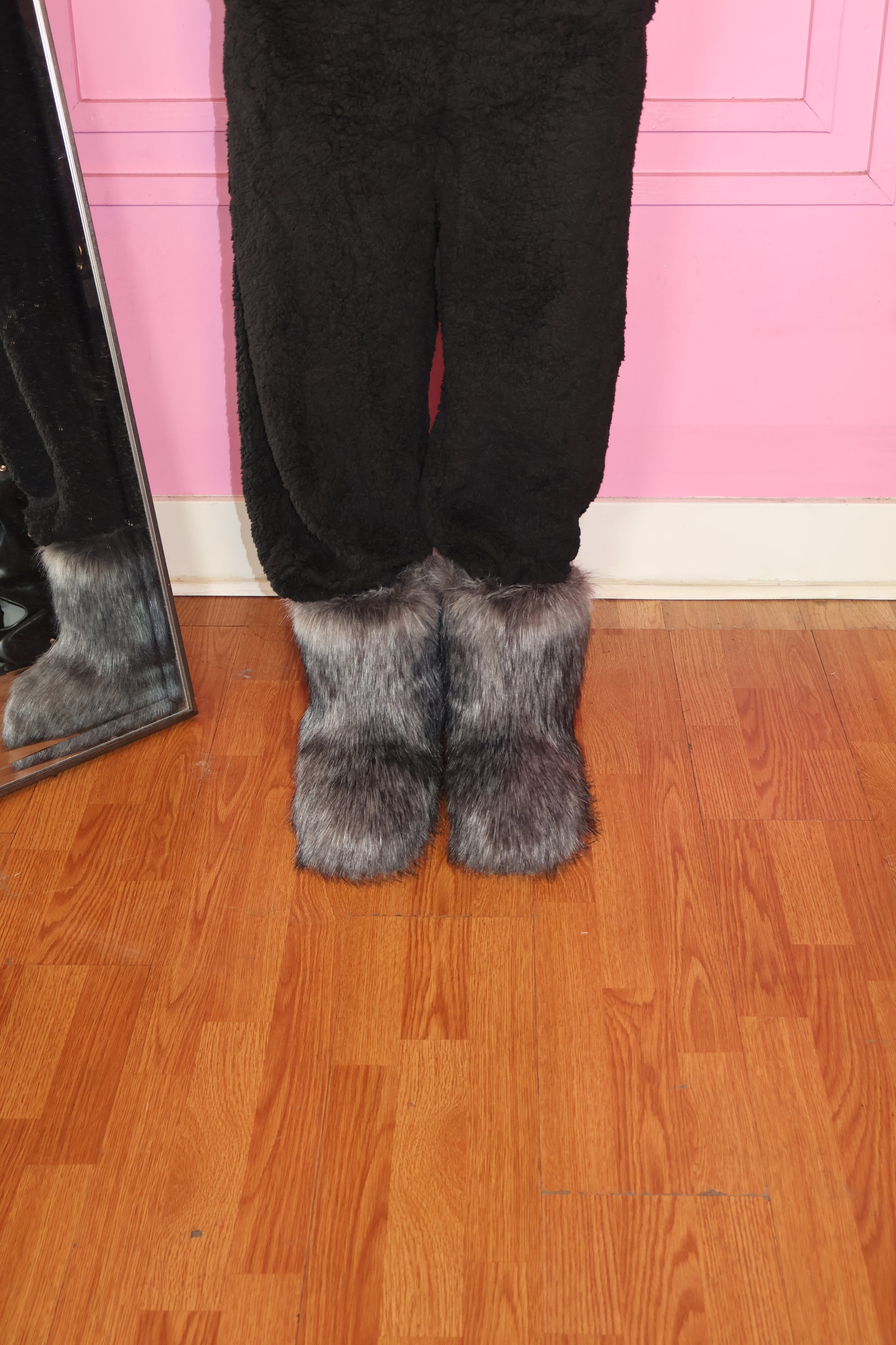 Marshmallow Boots (Gray)