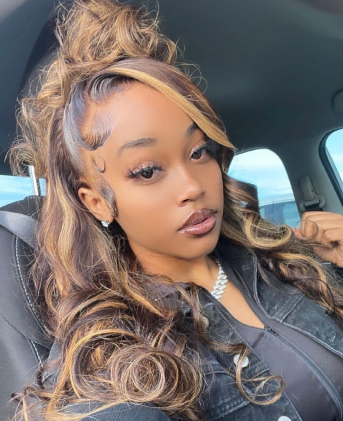 Posh Body Wave HD Wig (Yonce Highlighted )